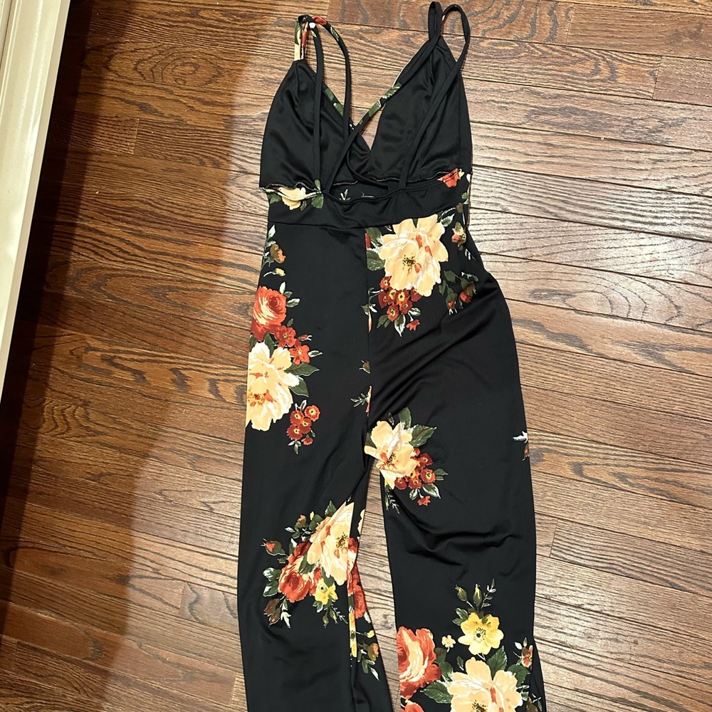 Floral print black jumpsuit size small - Picture 14 of 16
